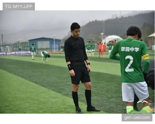 越位位置判定规则详解：关键判罚条件与裁判视角分析